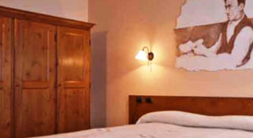 Meuble Lo Miete Viei Hotel Чамполук Стая снимка