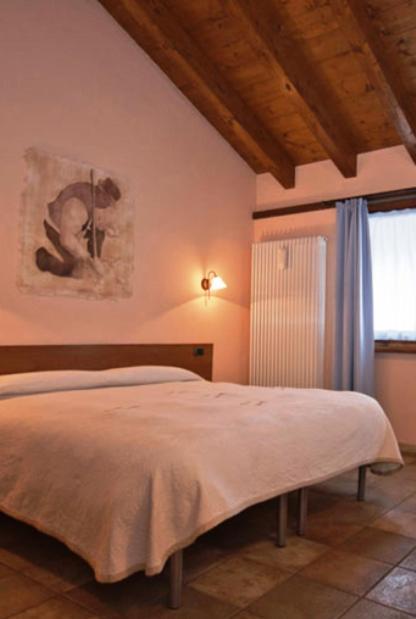 Meuble Lo Miete Viei Hotel Чамполук Екстериор снимка