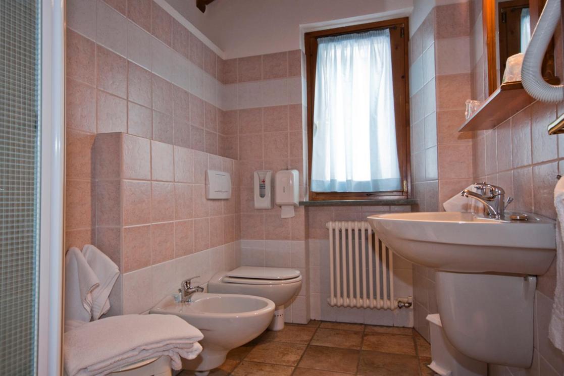 Meuble Lo Miete Viei Hotel Чамполук Екстериор снимка