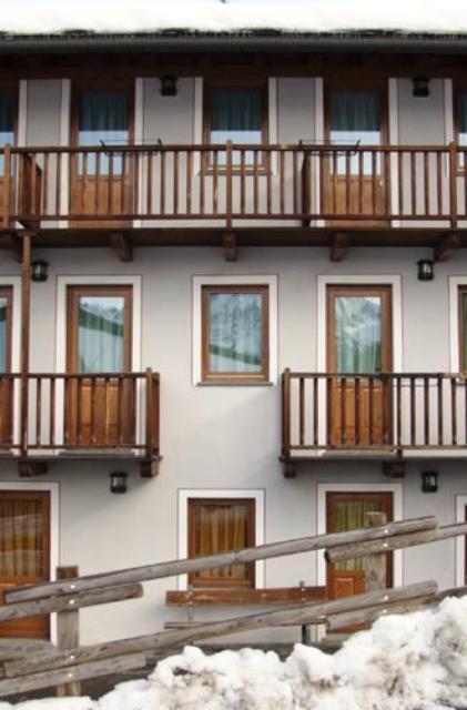 Meuble Lo Miete Viei Hotel Чамполук Екстериор снимка